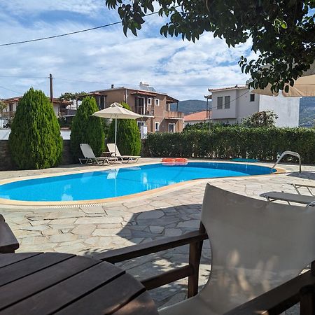 סקופלוס טאון Guesthouse Christos מראה חיצוני תמונה