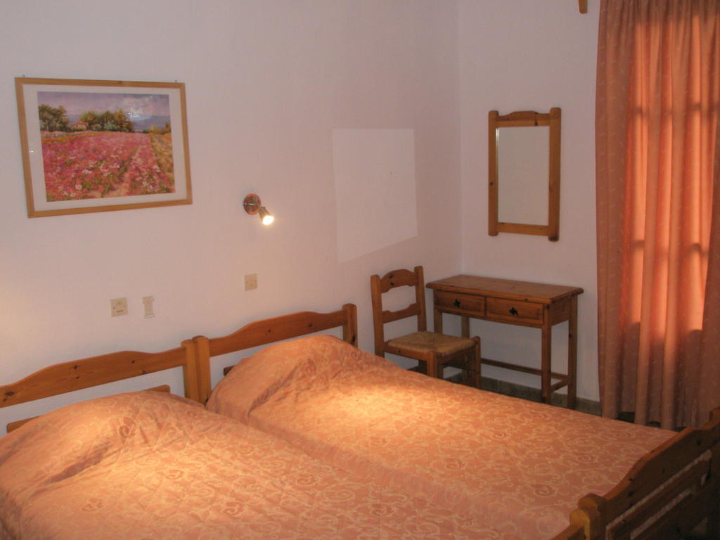 סקופלוס טאון Guesthouse Christos מראה חיצוני תמונה