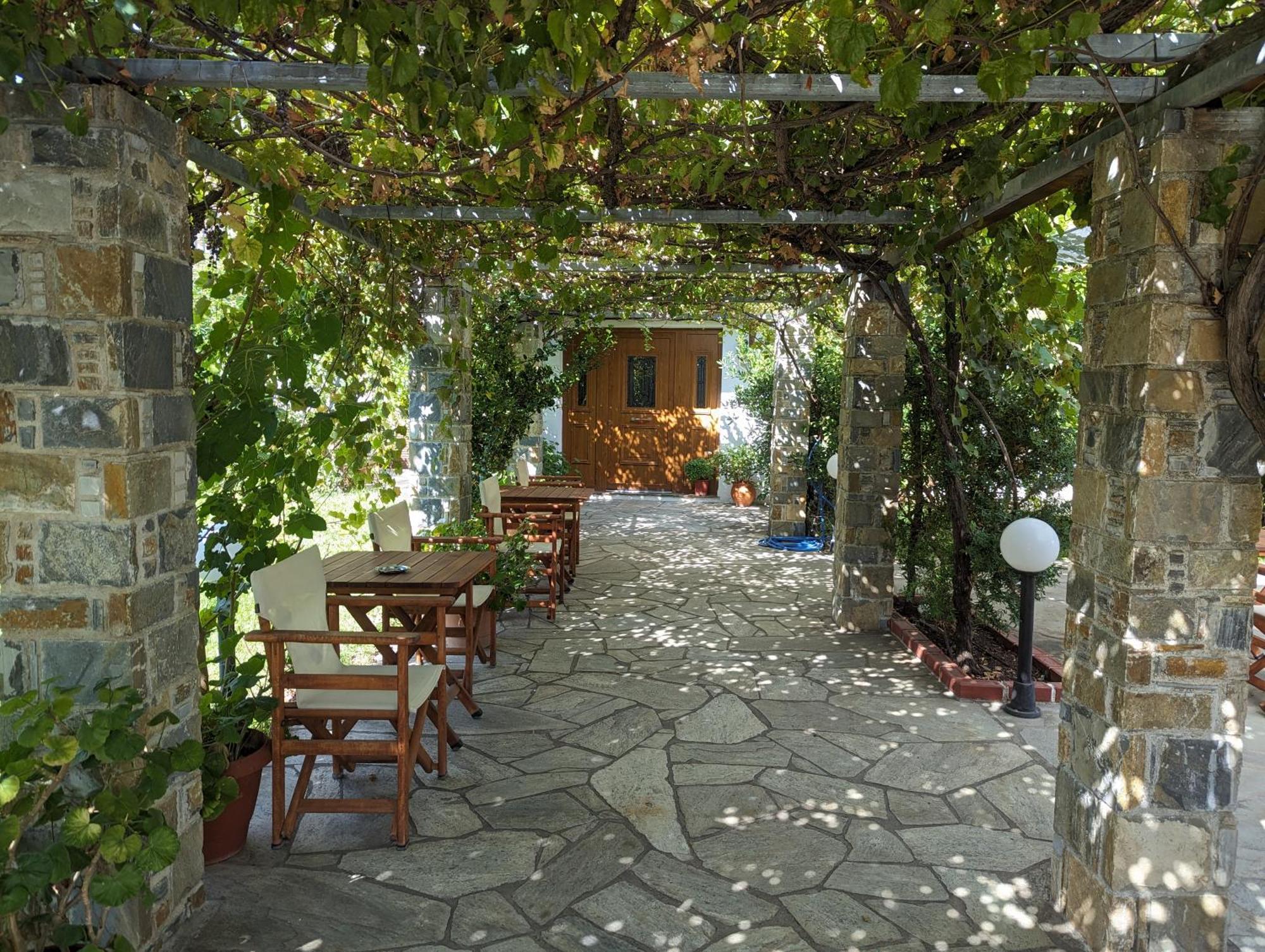 סקופלוס טאון Guesthouse Christos מראה חיצוני תמונה