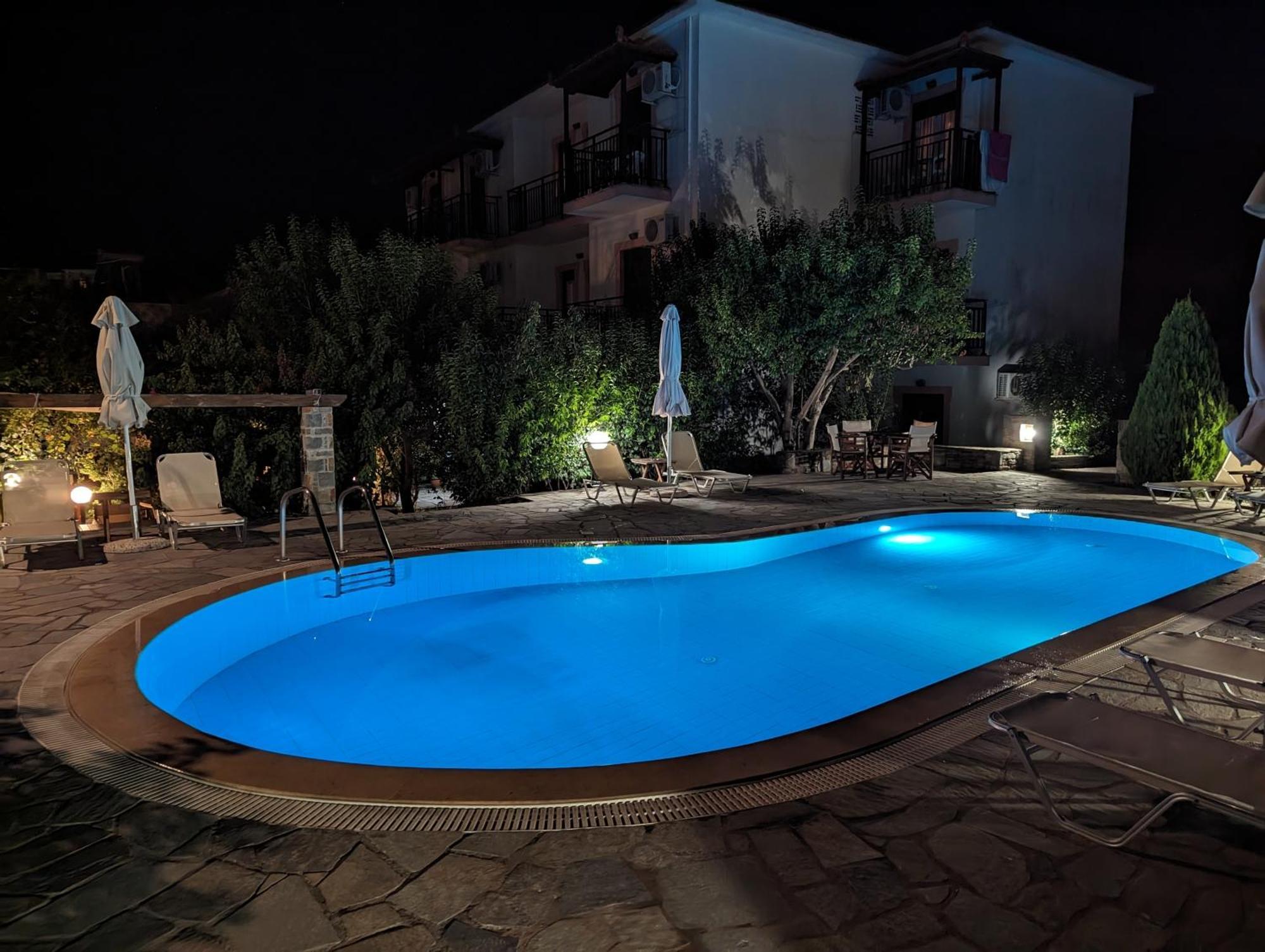 סקופלוס טאון Guesthouse Christos מראה חיצוני תמונה