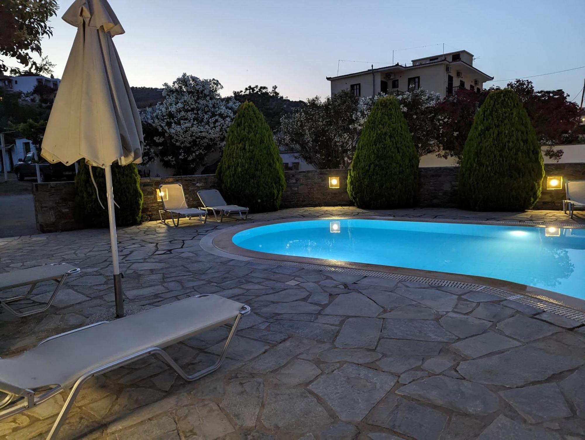 סקופלוס טאון Guesthouse Christos מראה חיצוני תמונה
