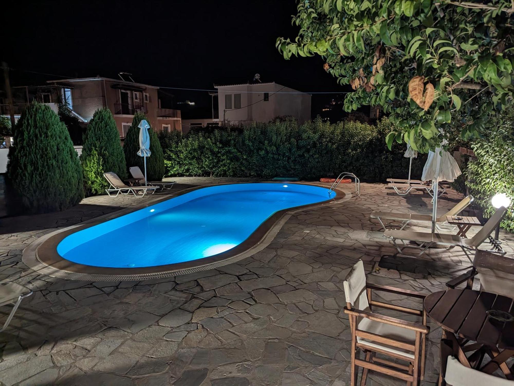 סקופלוס טאון Guesthouse Christos מראה חיצוני תמונה