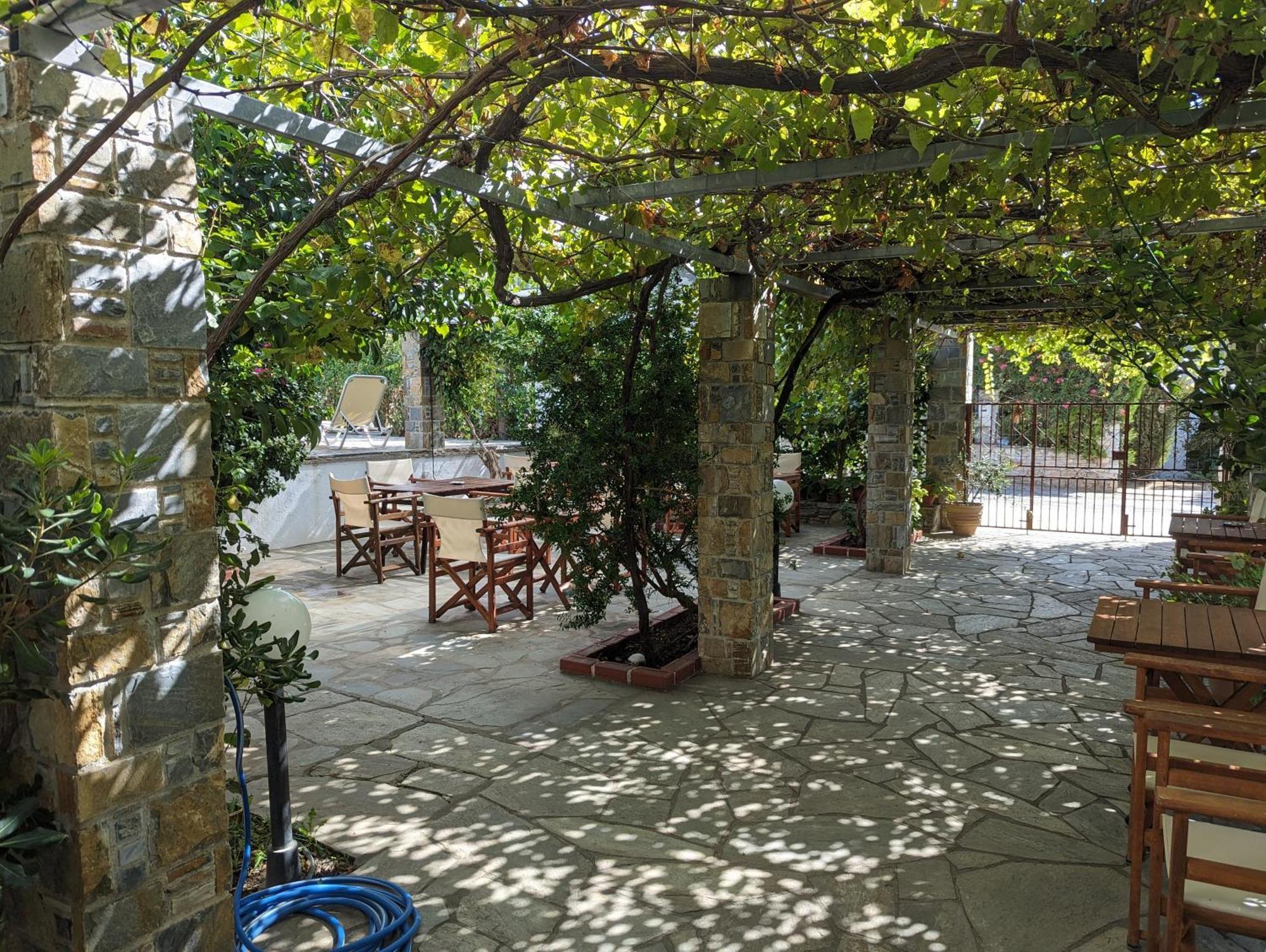 סקופלוס טאון Guesthouse Christos מראה חיצוני תמונה