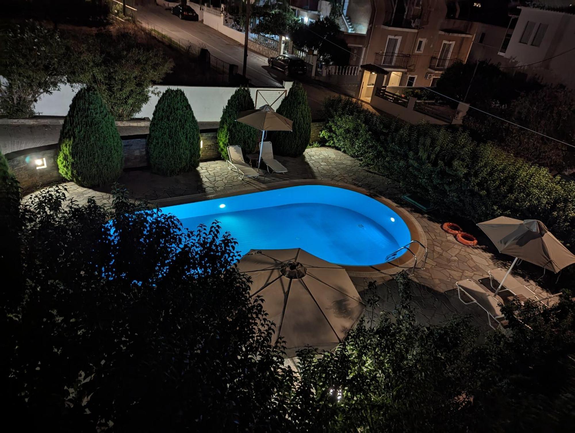 סקופלוס טאון Guesthouse Christos מראה חיצוני תמונה